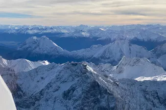 Nachmittagssonne über der Zugspitze