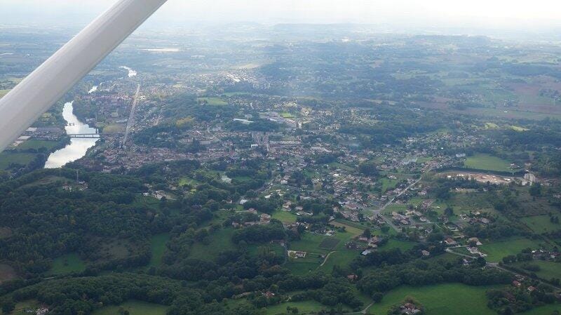 Survol de la vallée du Lot