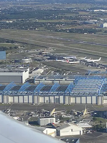 Ballade aérienne autour de Toulouse - survol Blagnac