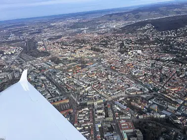 Rundflug mit einer Landung am Flugplatz Deiner Wahl