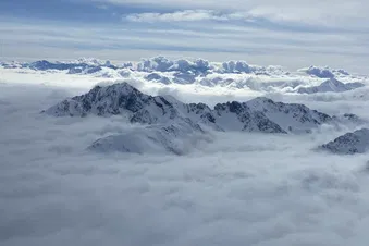 Les Pyrénées vues du ciel : Pic du Midi et Luchon