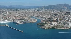 Survol de la Rade de Marseille et des Falaises de Cassis