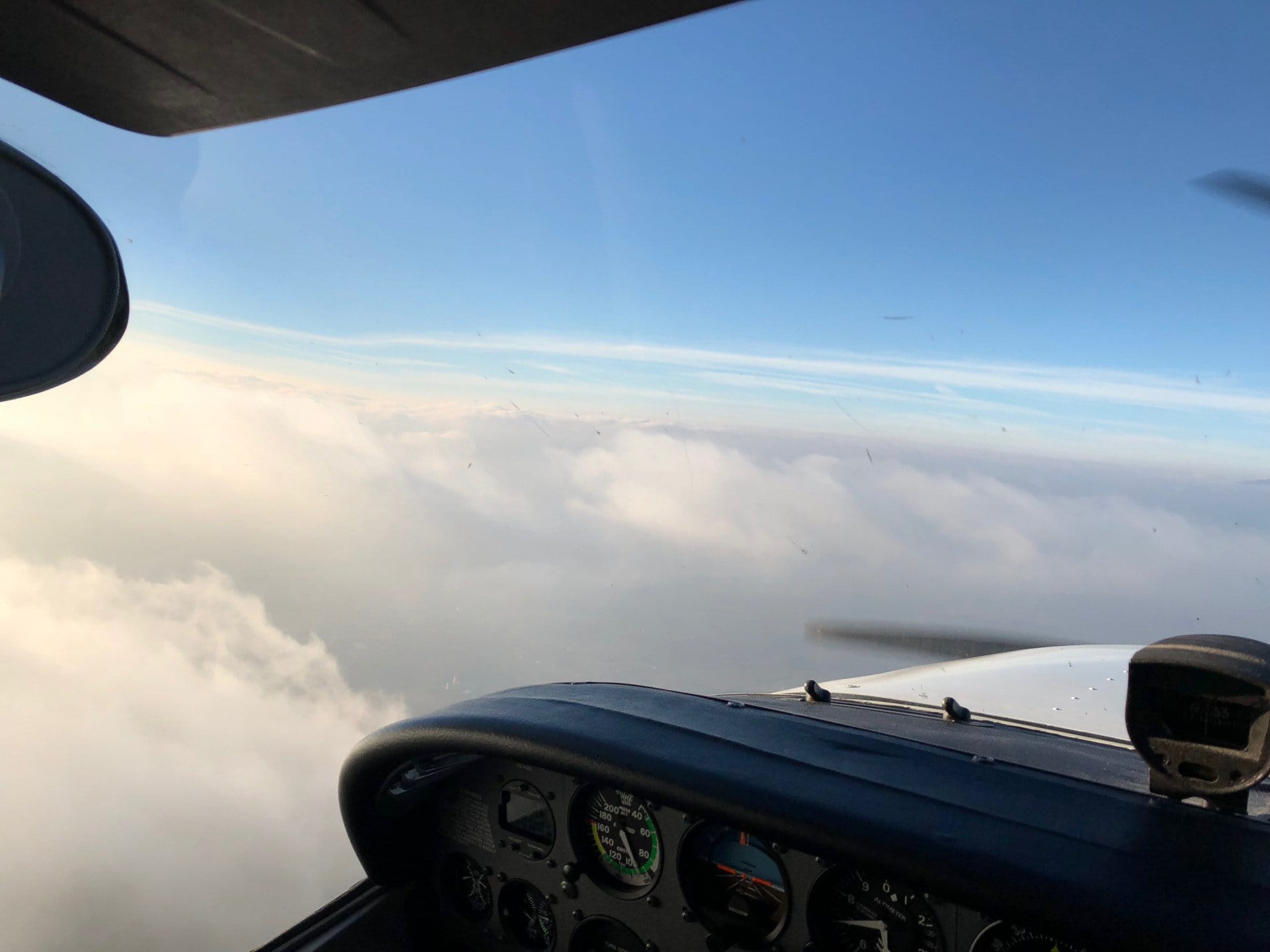 Lausanne und zurück - den Genfersee im Anflug
