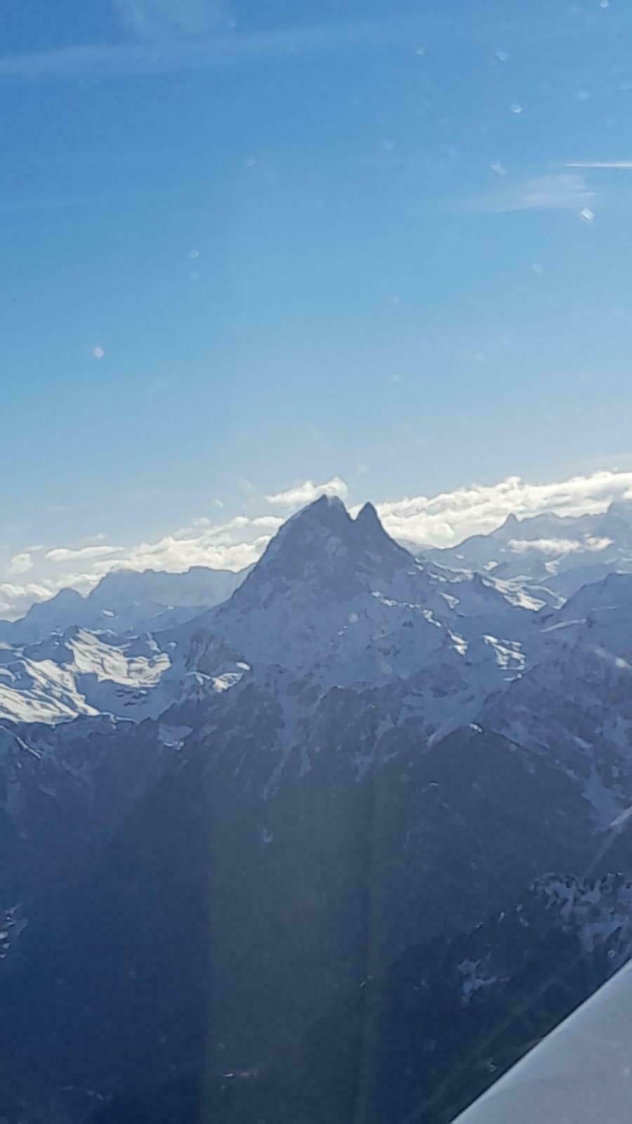 Survol des Pyrénées