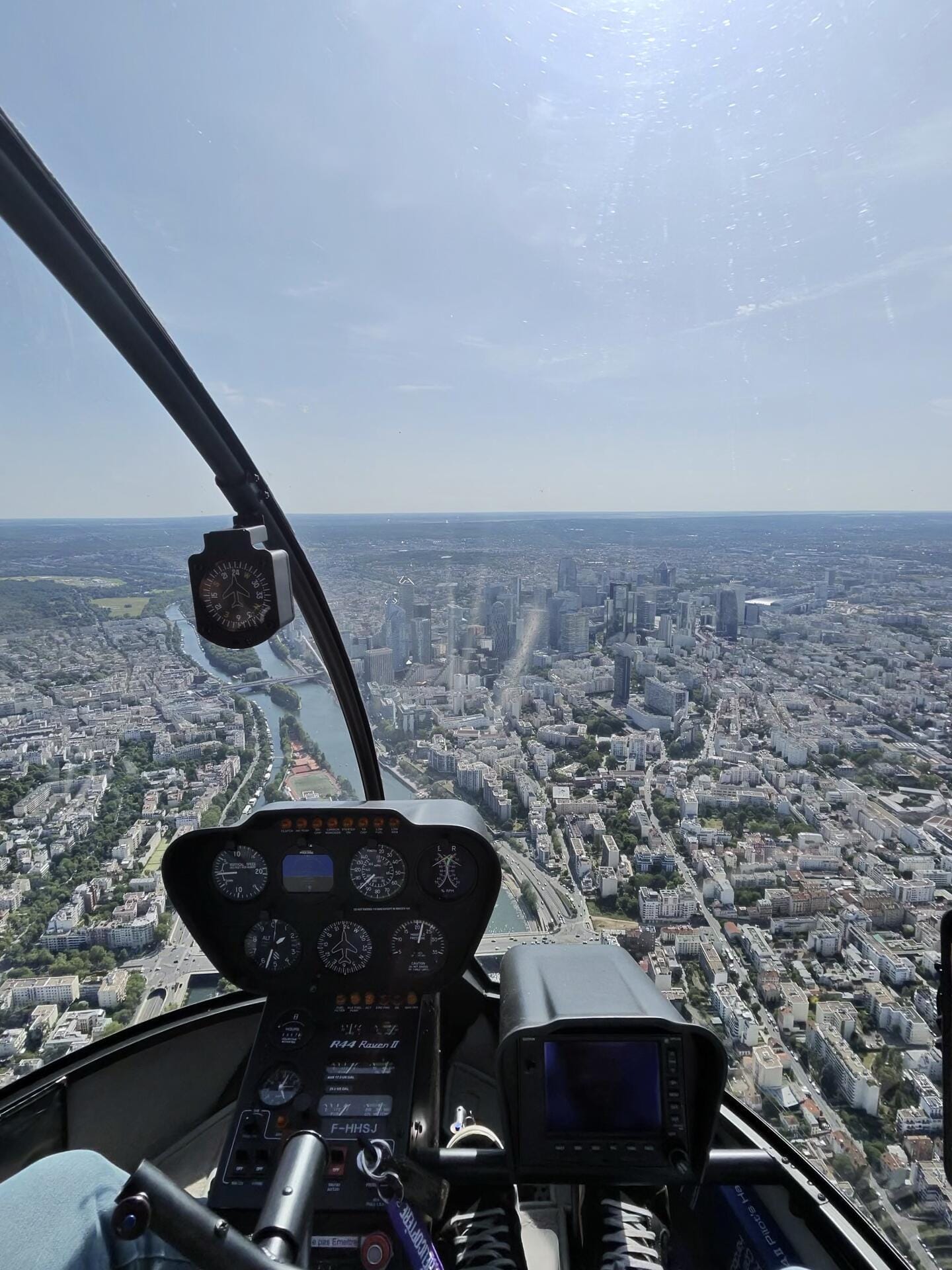 Tour de Paris en hélicoptère R44