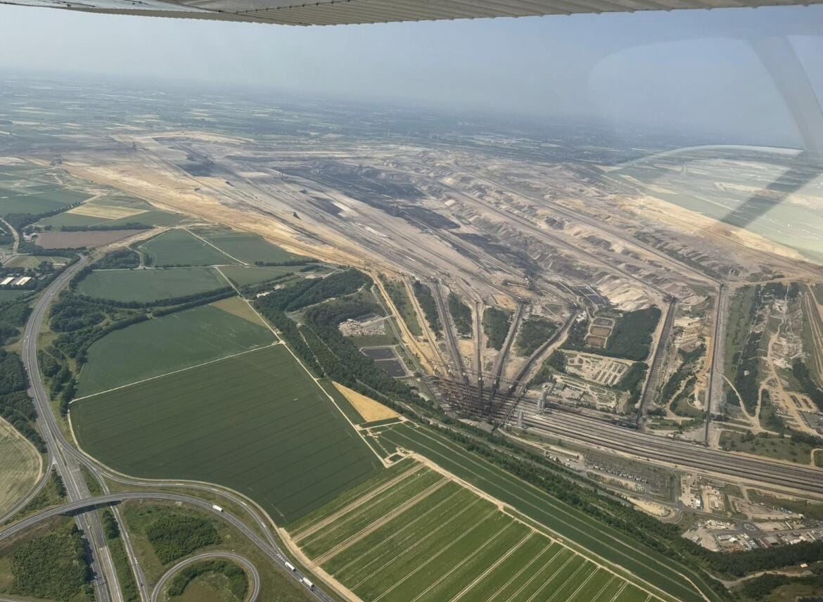 Rundflug - Braunkohlerevier von oben Garzweiler und Hambach