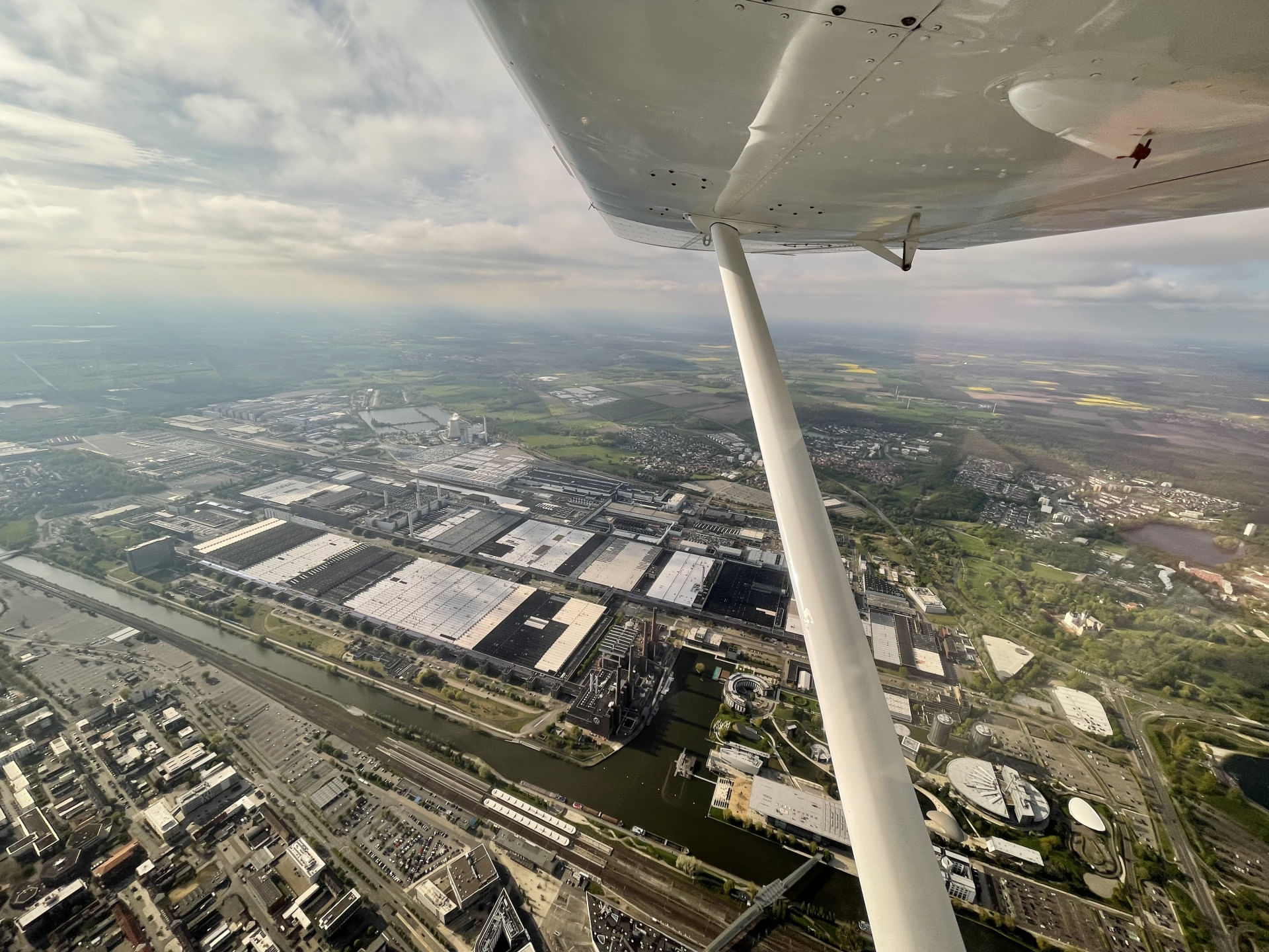 Das beeindruckende VW-Werk von oben!