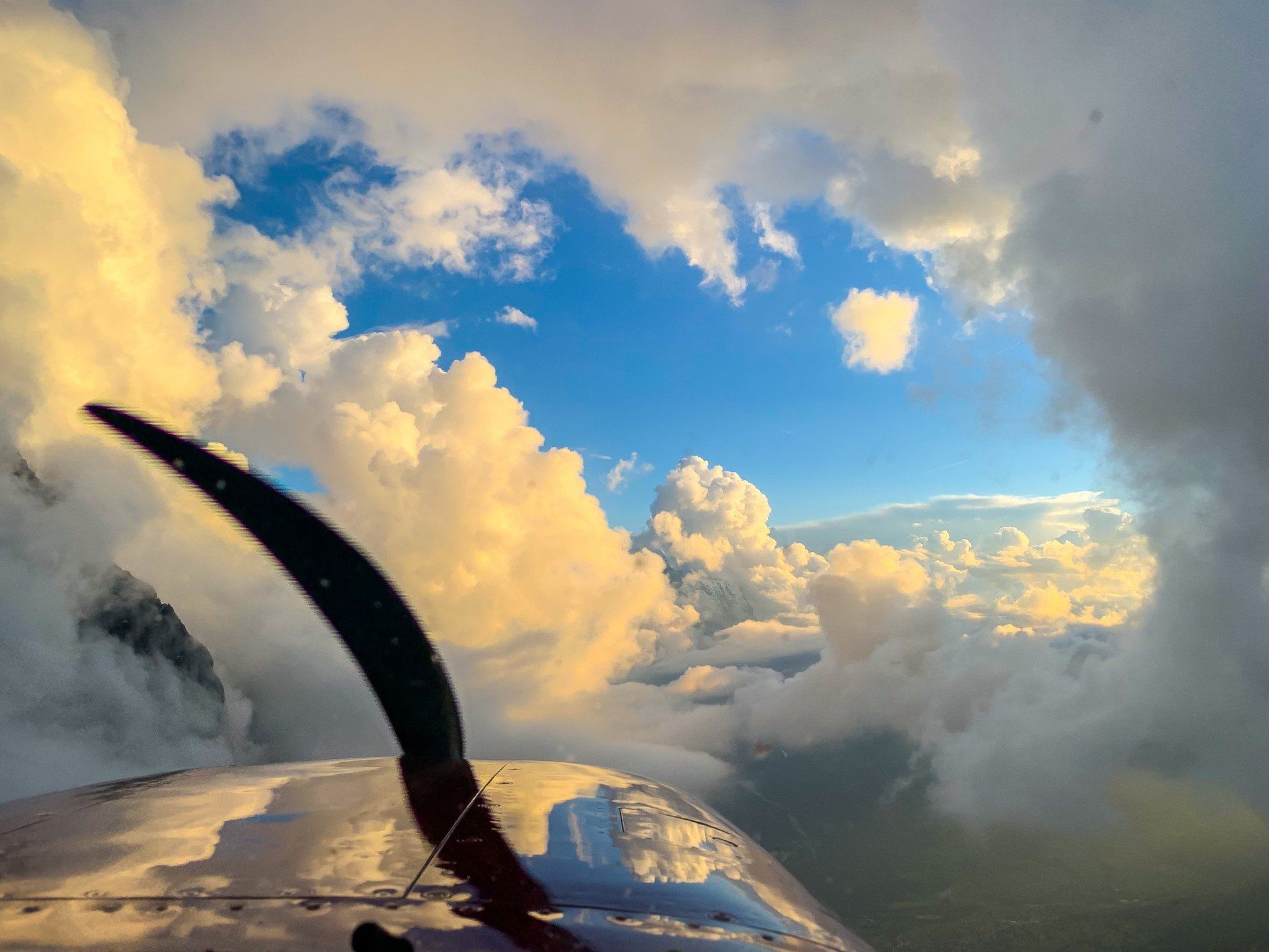 sundowner flight -  zur schönsten Region der Schweiz