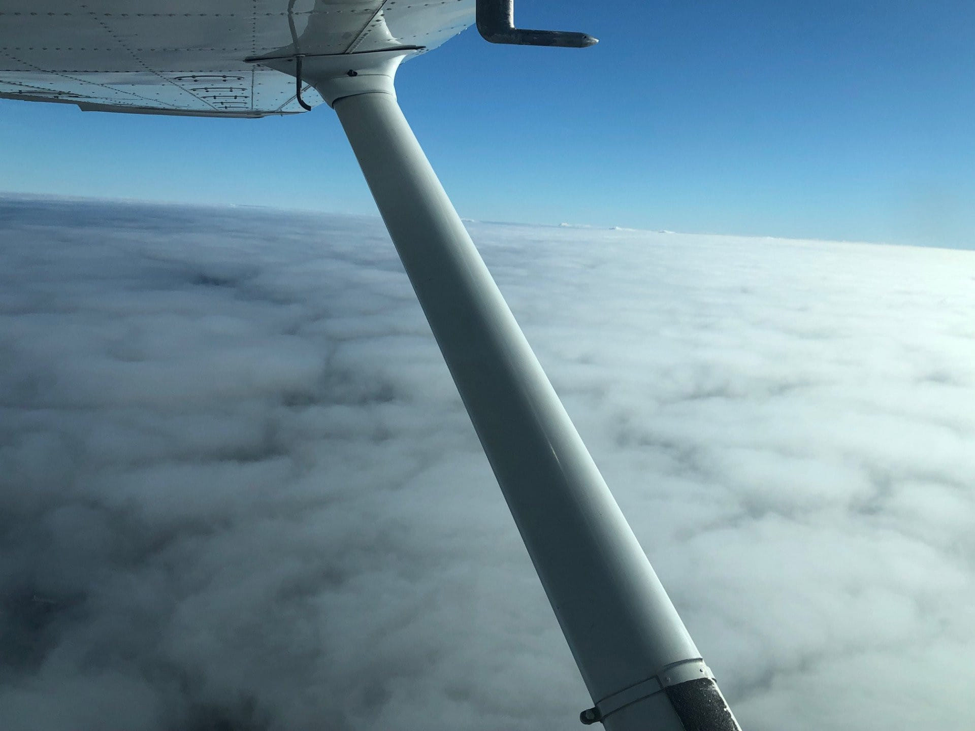 Wie funktioniert Fliegen in und über Wolken? DA-MA-HD