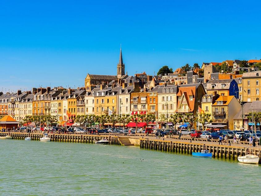 Une journée à la Mer; Etretat - Deauville retour par Lisieux