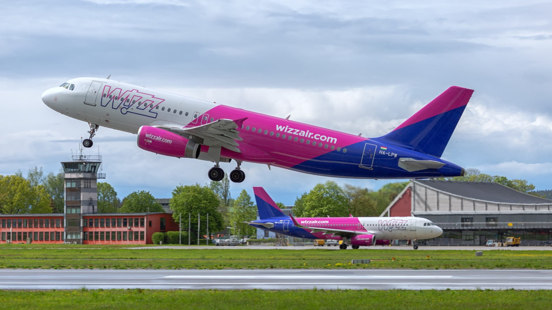 Augsburg - München - Salzburg - Red Bull Museum - Augsburg