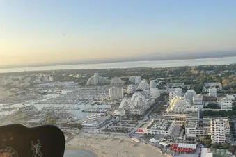 Découverte de la grade motte vue du ciel en hélicoptère