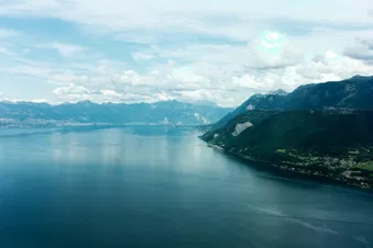 Balade aérienne entre Léman et montagnes suisses