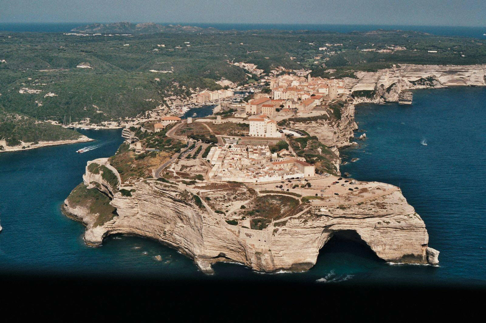 Bonifacio en Hélicoptère depuis Ajaccio - Vol Privatif
