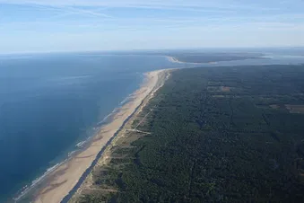 Le phare de Cordouan en remontant Le Médoc