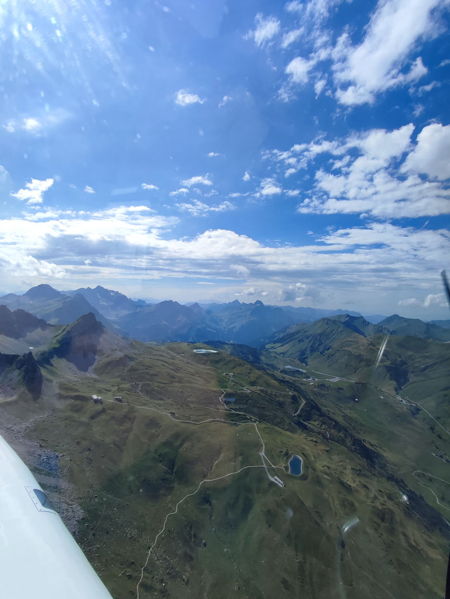 Alpentour - Flexibler Flug an den Berggipfeln vorbei