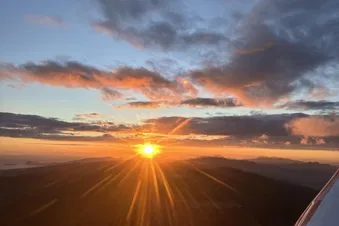 Coucher de soleil en vol