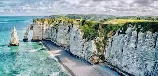 Falaises d’Étretat vues du ciel – Vol côtier depuis Falaise