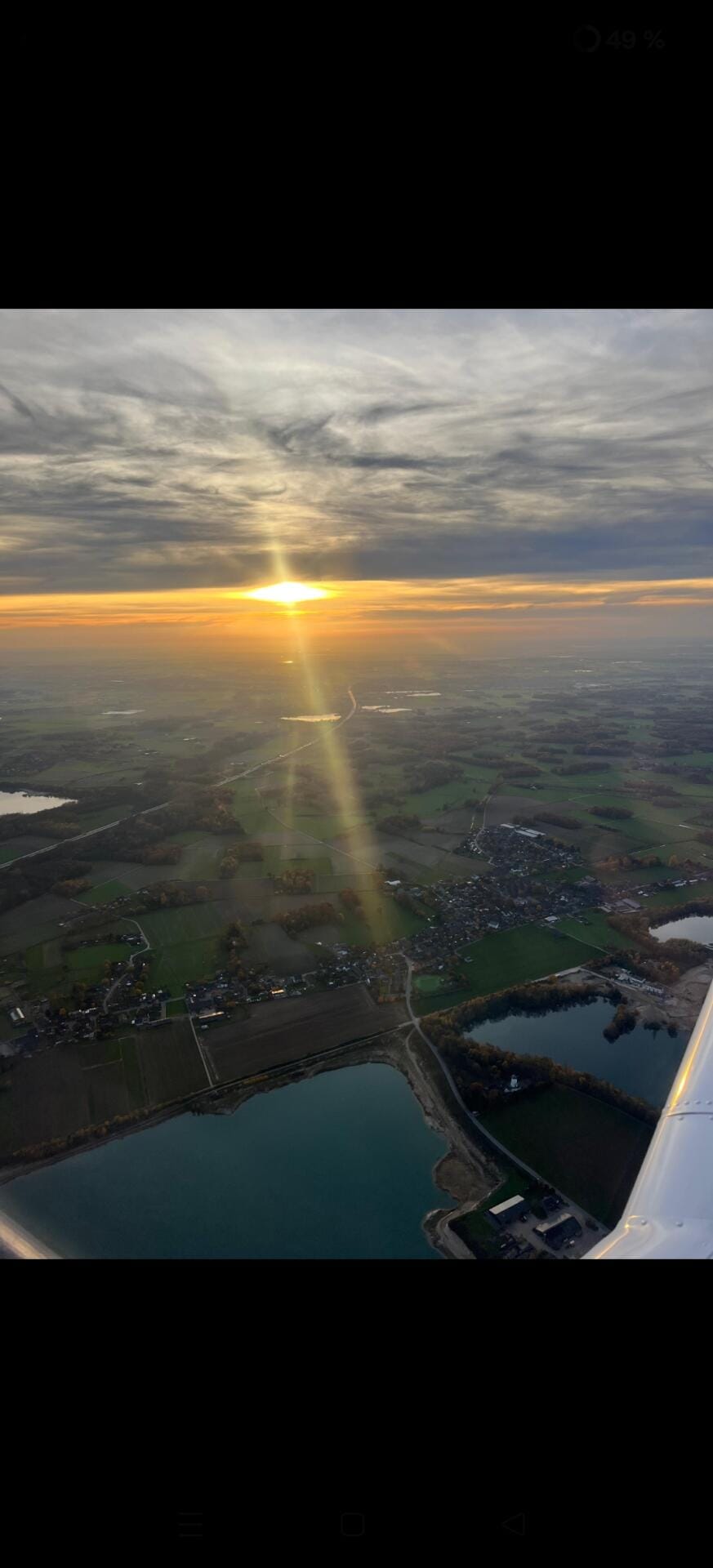 Flug bei Sonnenuntergang