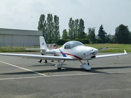 Aquila A210 (AT01)