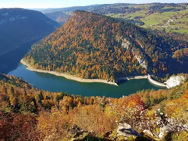 Un circuit aérien inoubliable au Saut du Doubs