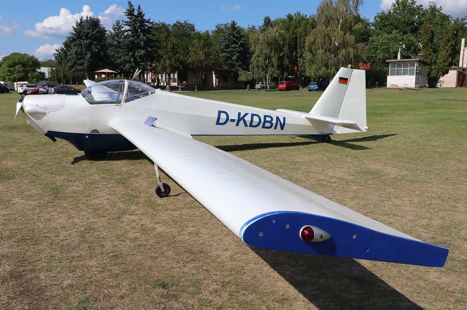 Scheibe SF-25 Falke