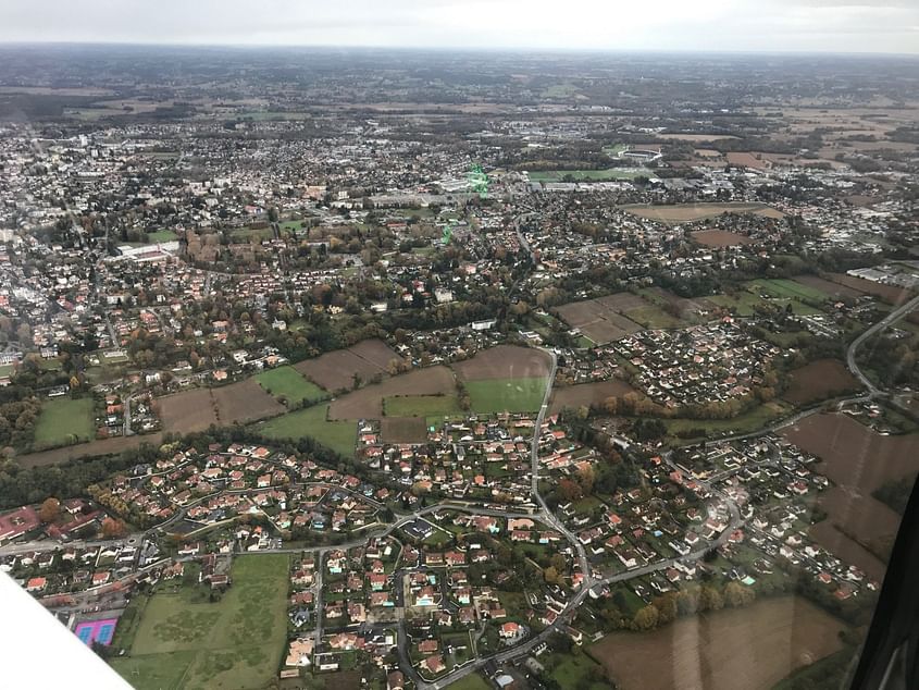 Tour de Pau par le Sud en avion