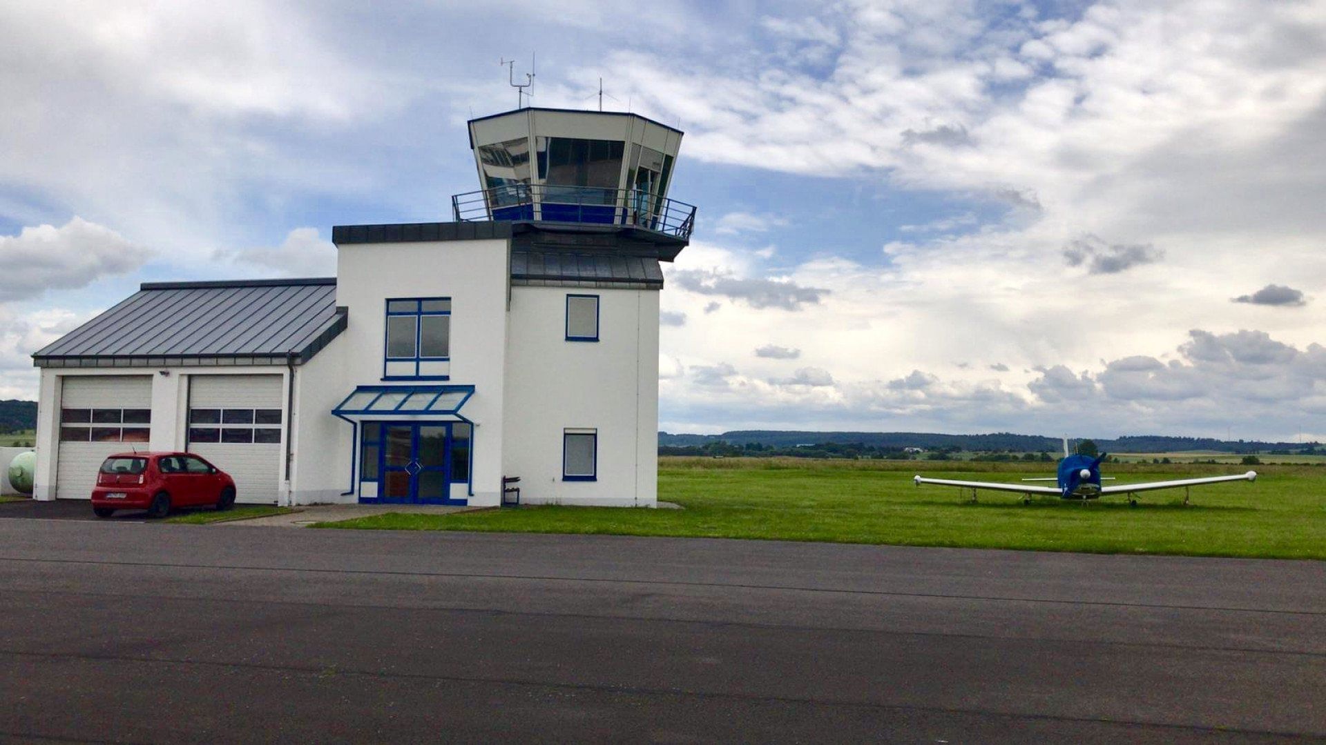 Ein Rundflug über den Taunus mit Blick auf die Skyline