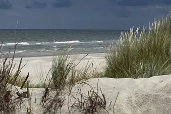Tagesausflug nach Juist mit Baden nur 200 m vom Flugplatz