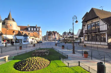 Deauville, lunch at Honfleur  - Day trip