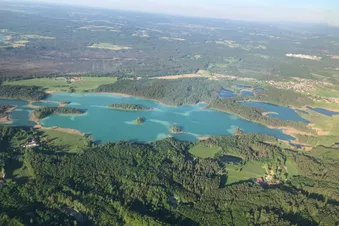 Frei bestimmbarer, einstündiger Rundflug ab Augsburg (PA 28)