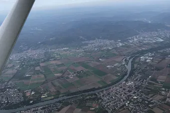 Quick Sky Tour Over Frankfurt & the Rhine