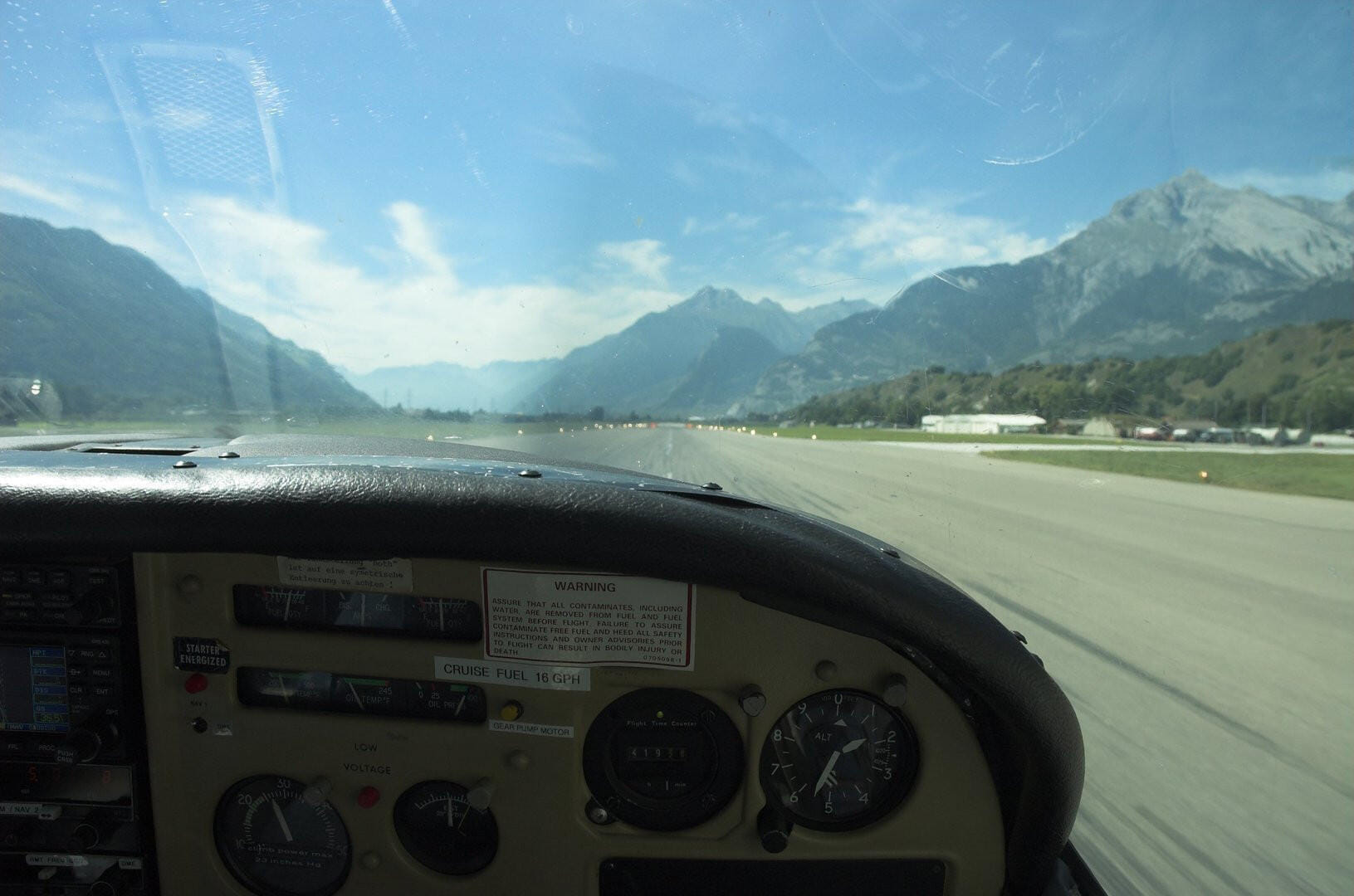 Berner Alpen, Rhonetal und Landung in Sion (DA50)