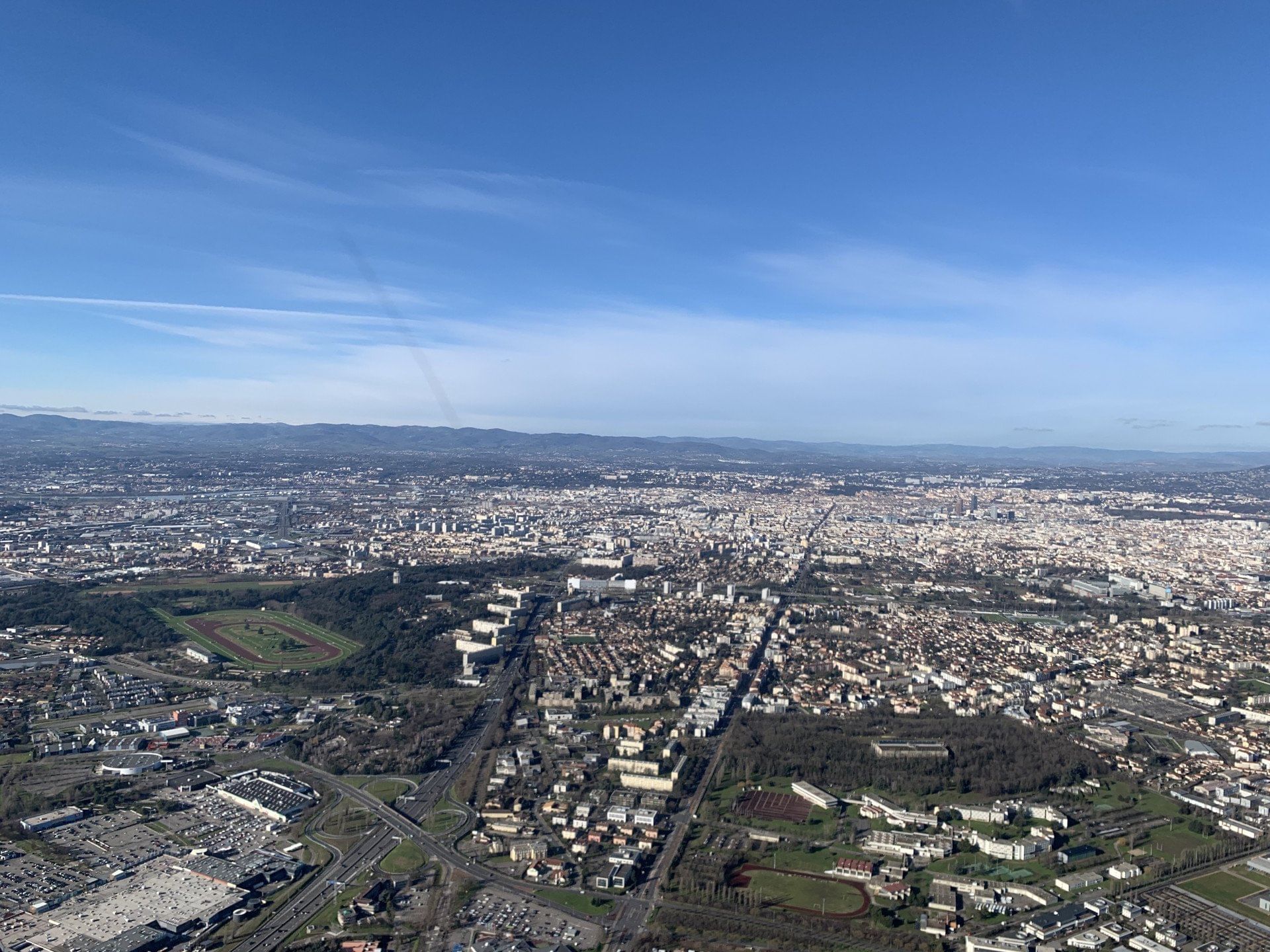 L' Est Lyonnais en Hélicoptère - 15 min