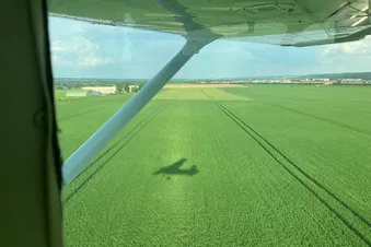 Survolez le château de Versailles