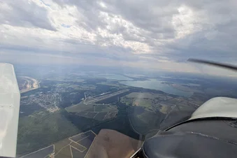 Flugplatz bei Welzow mit Tagebaulandschaften