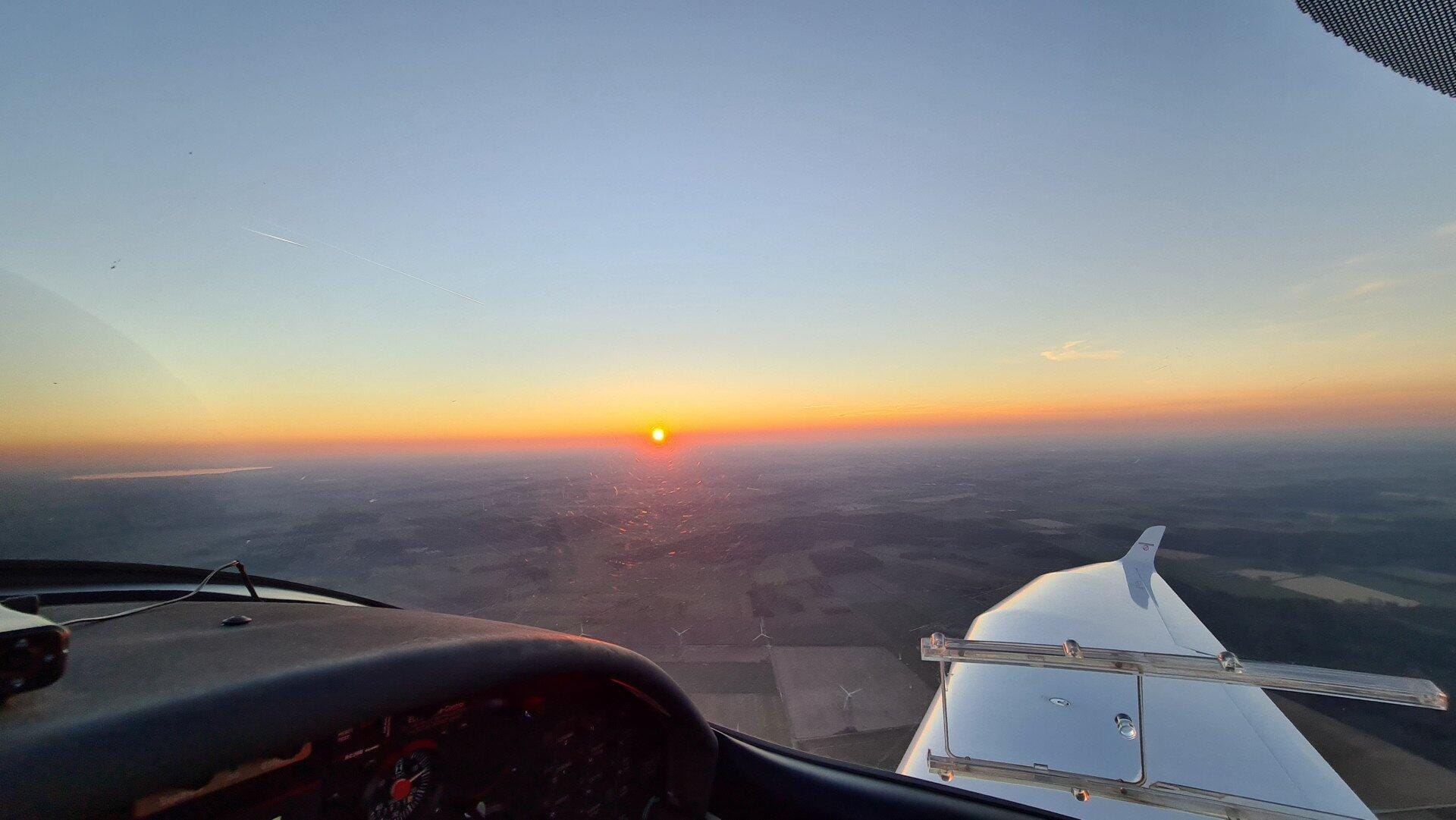 Dämmerungs-/Sonnenuntergangsflug (1 P.)