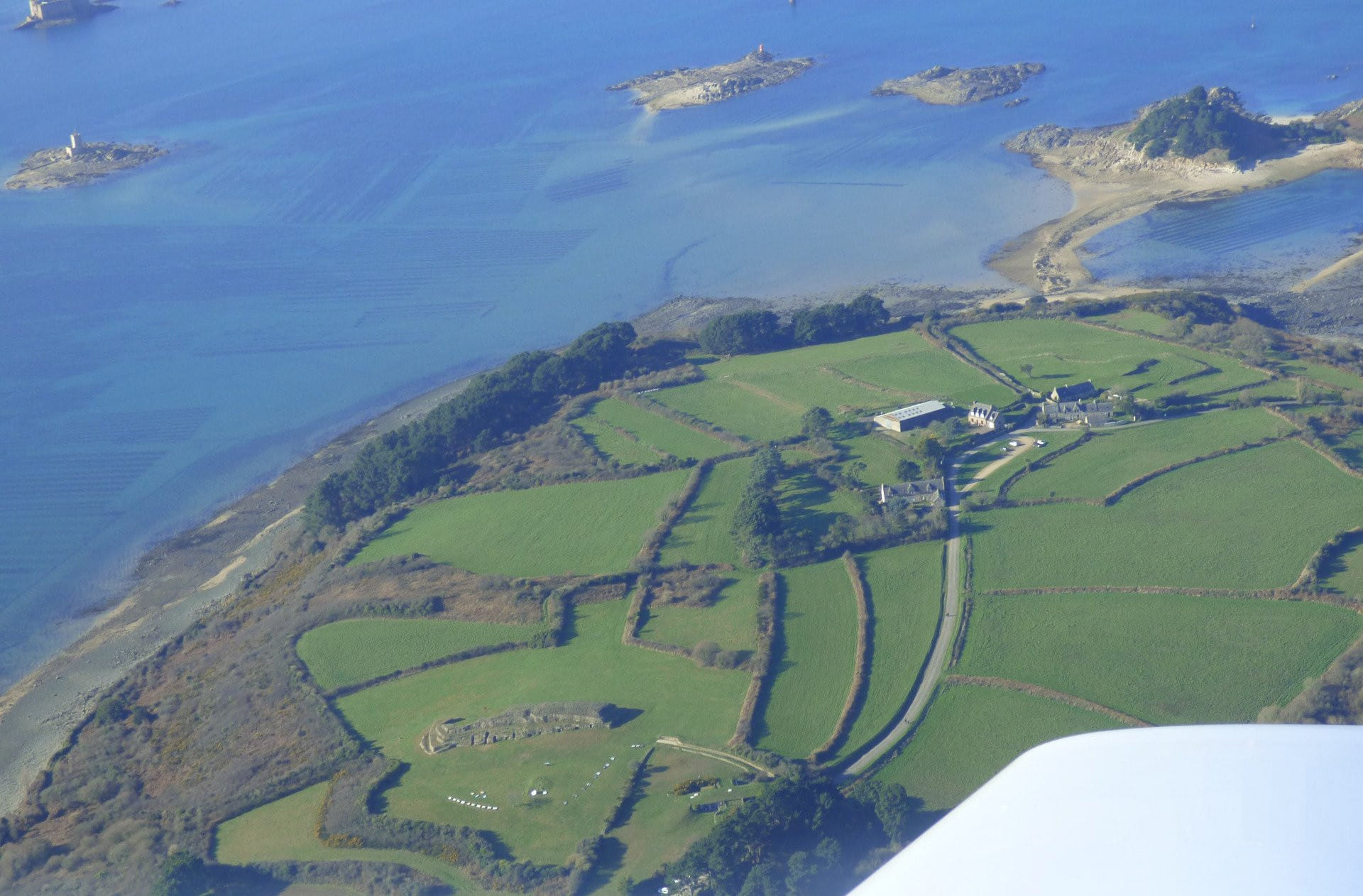 Le Pays Pagan Côte des naufrageurs vue du ciel (2 pers. min)