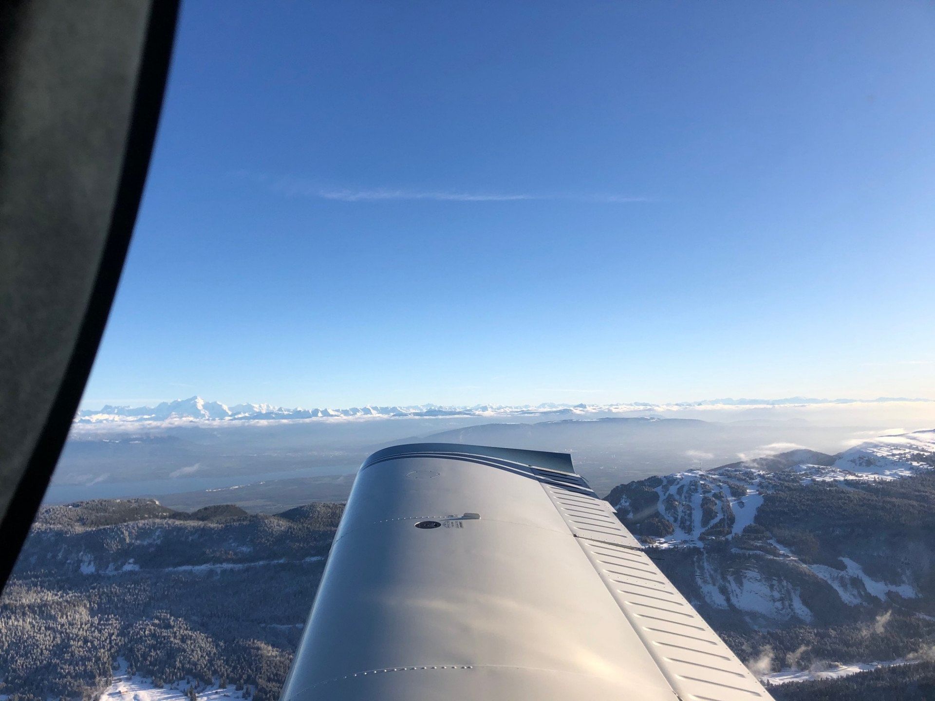 Survol du Haut Jura et du Lac du Vouglans