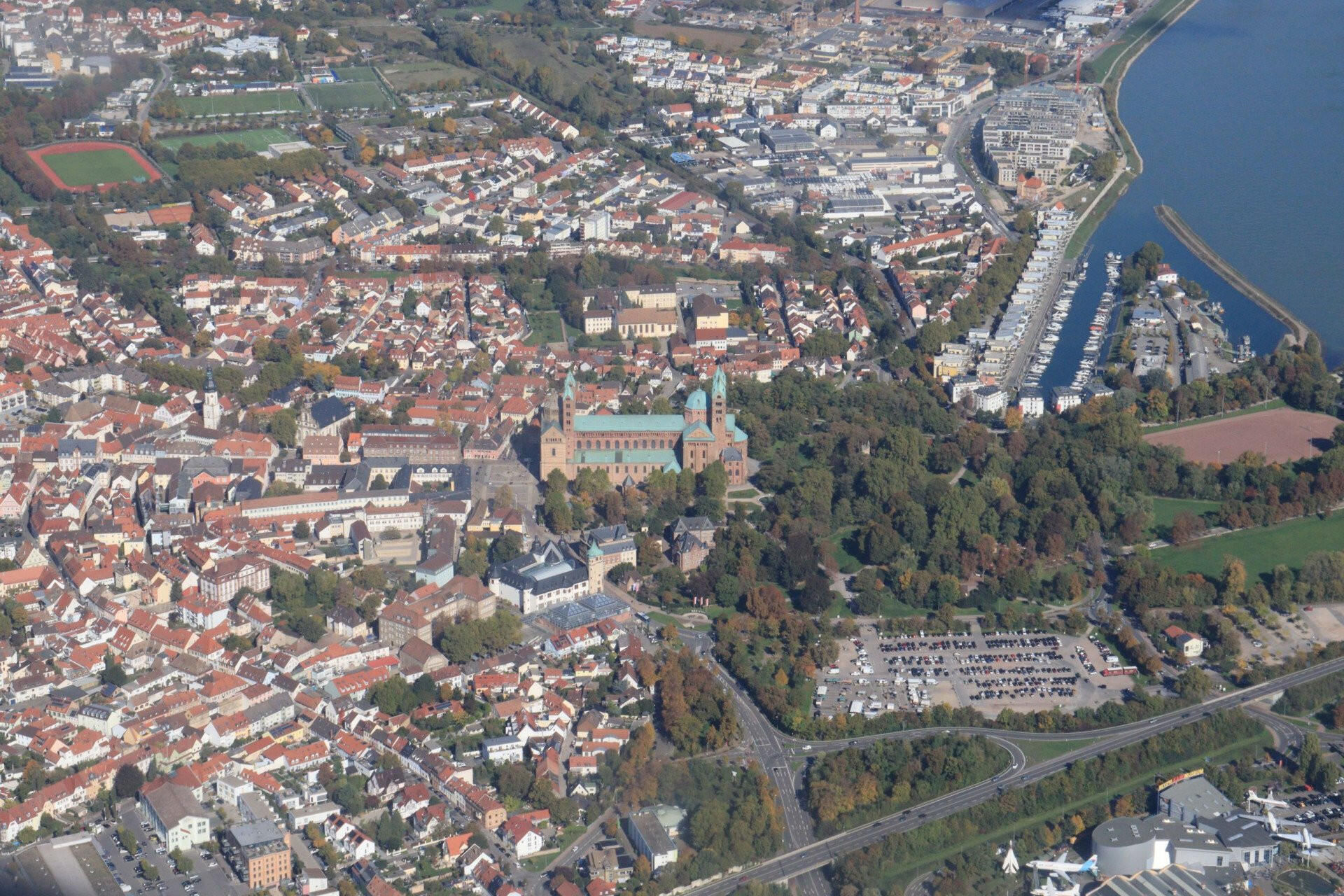 Rundflug über Stuttgart, Speyer, Heidelberg & Hockenheimring