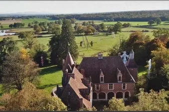 Survol des châteaux jalonnant la Vallée de la Besbre.