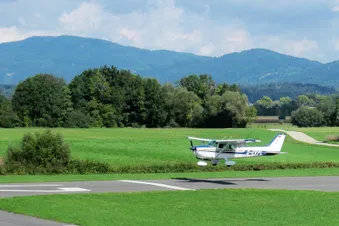 Fluss-Tempel-Dom und Wald - lass` uns fliegen bald!