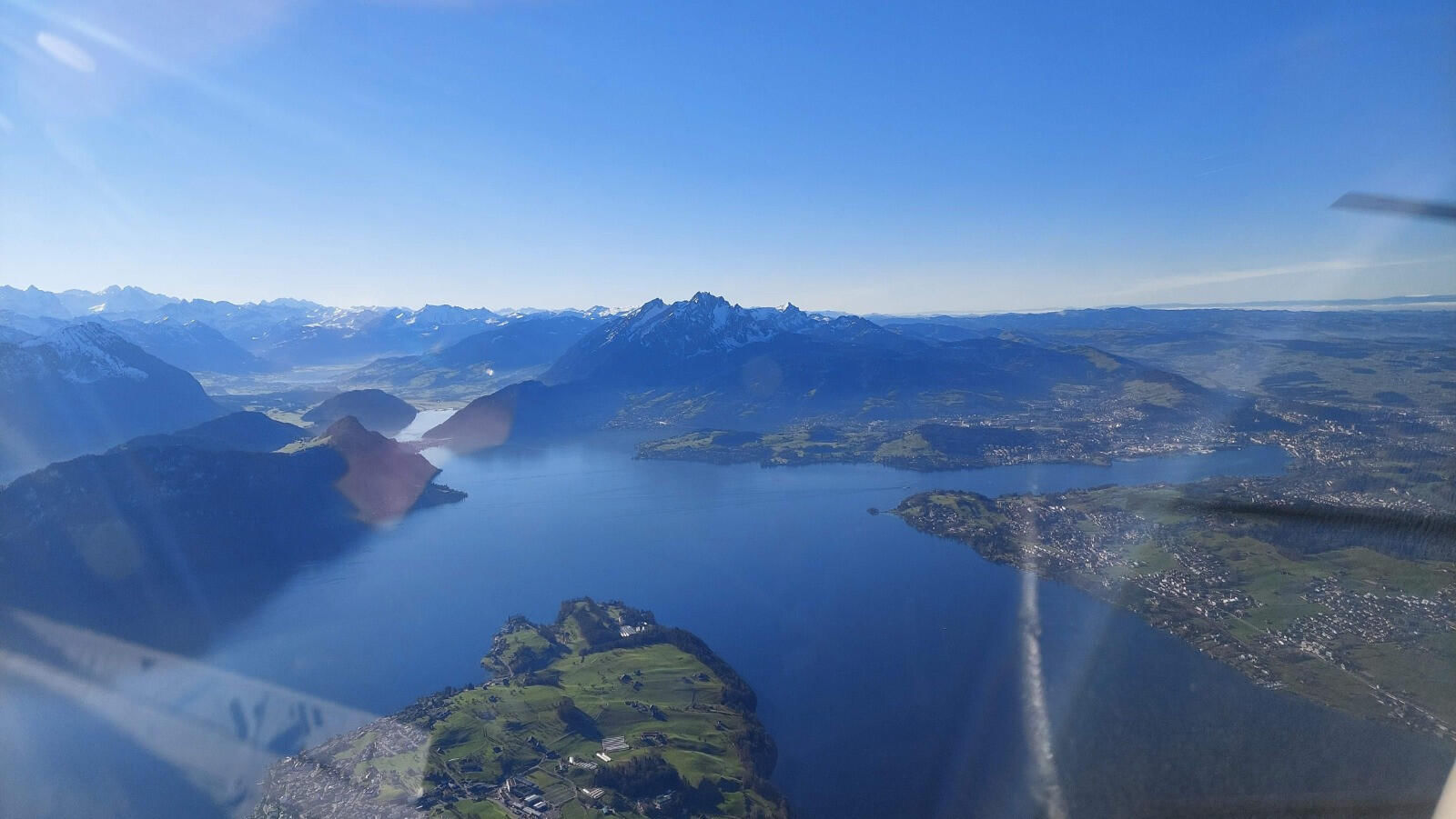 Rundflug über Luzern, Vierwaldstättersee und Zugersee