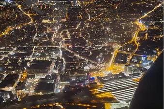 Nachtflug über Nürnberg