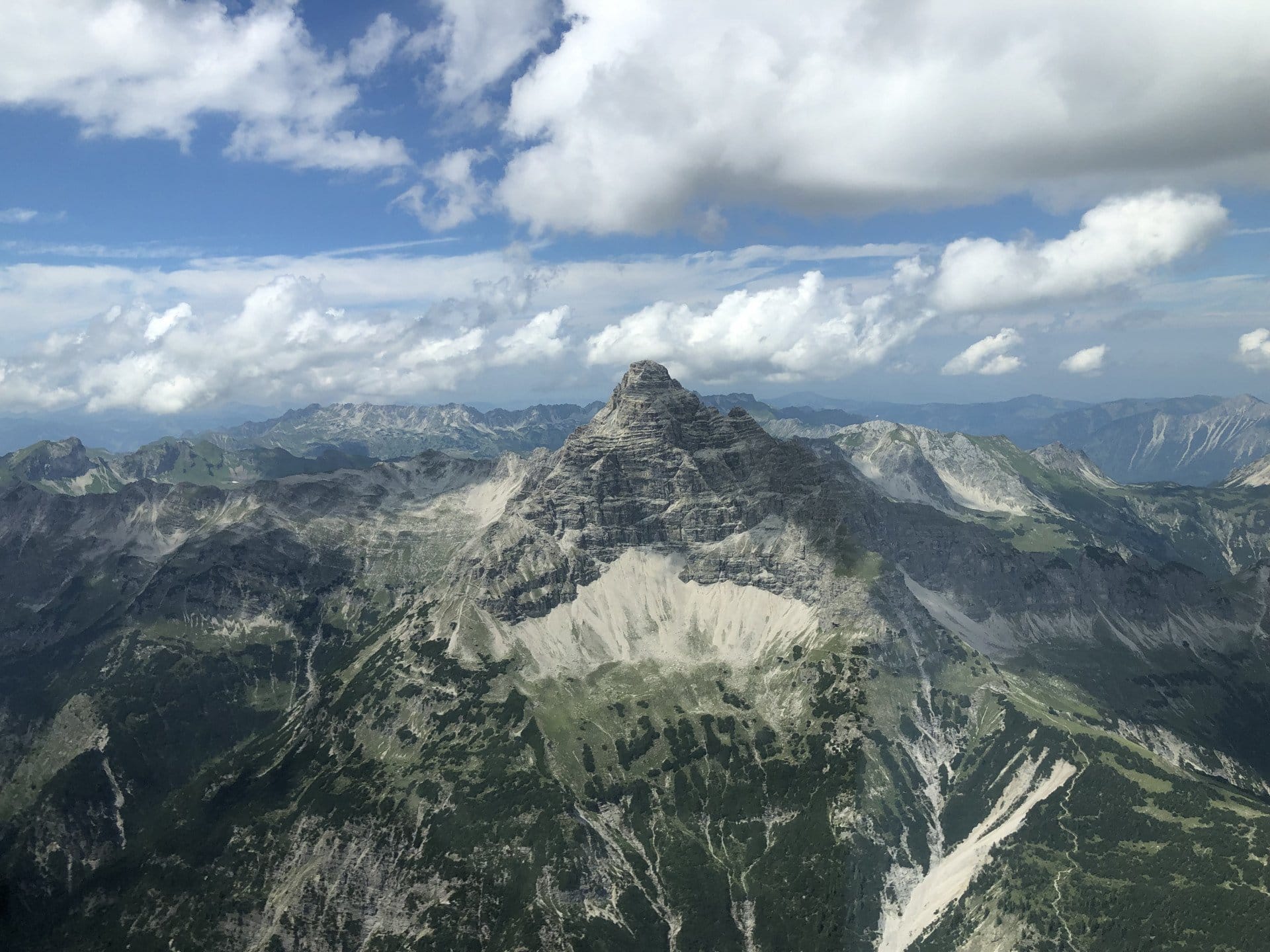 Zugspitze und Hochvogel (Allgäuer Alpen Rundflug)