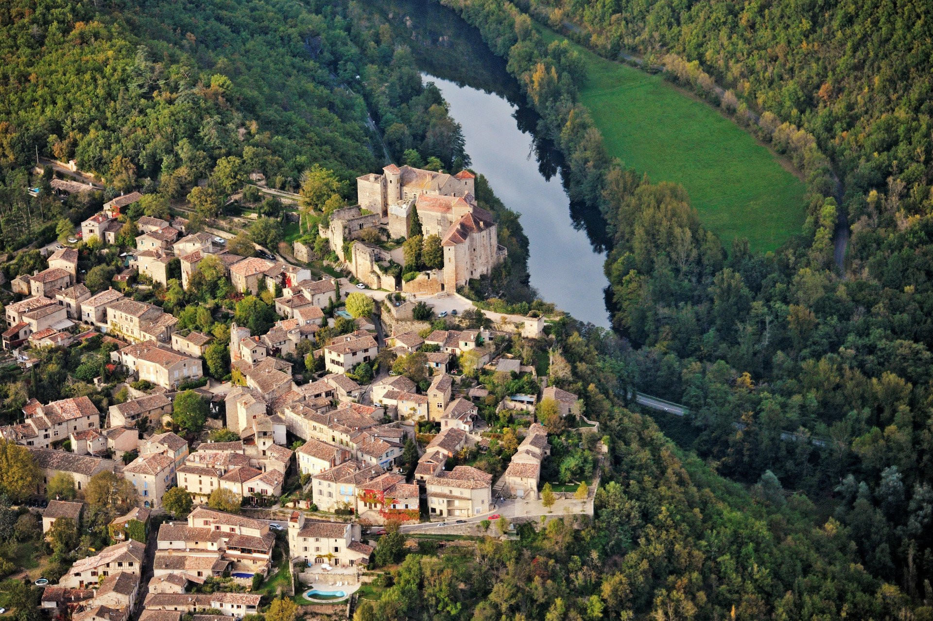 Gorges de l'Aveyron, forteresses et beaux villages