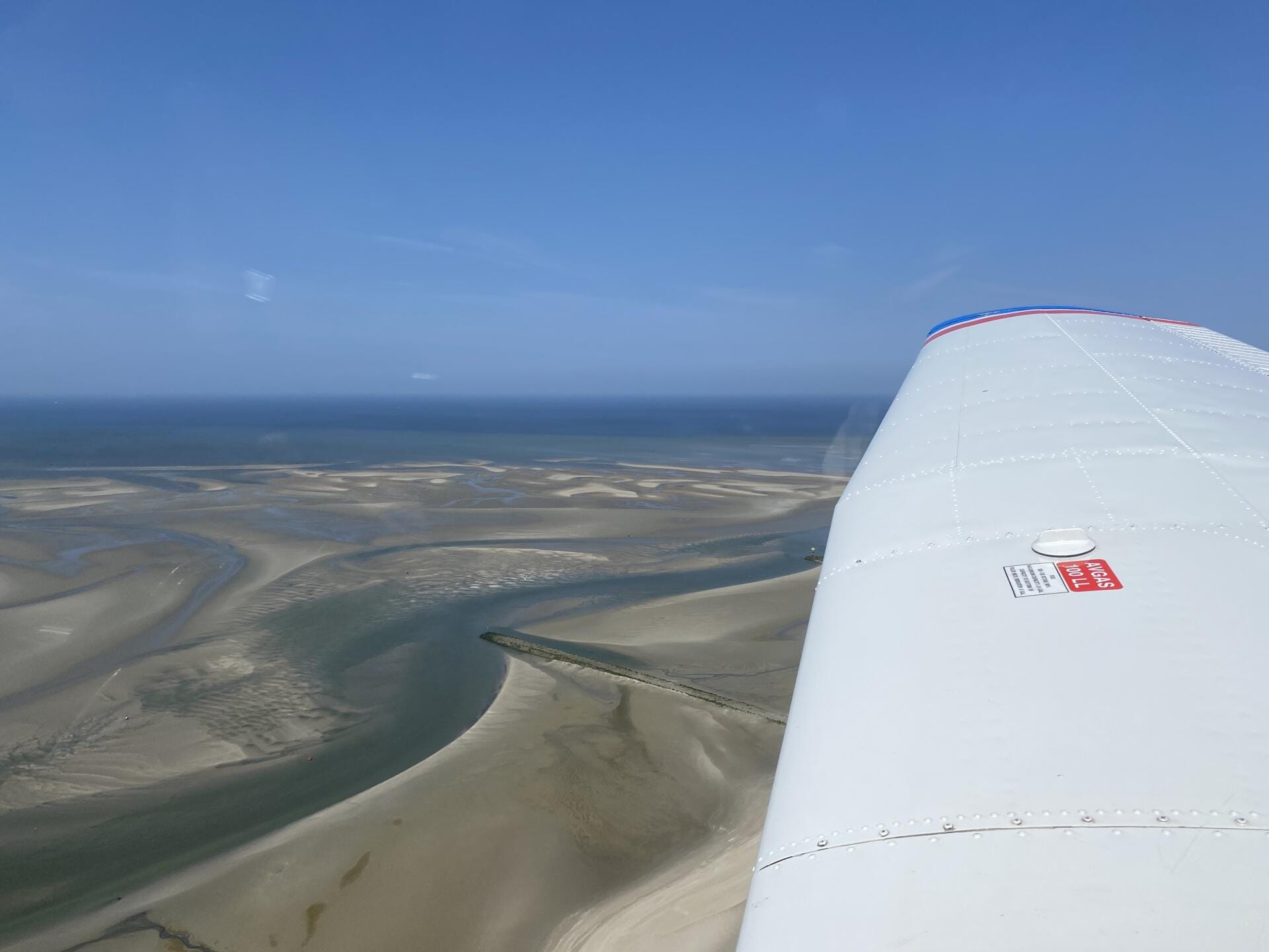 Évasion aérienne: falaises d’Étretat, escale au Touquet