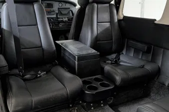 Exklusiver Flug nach Paris-Versailles