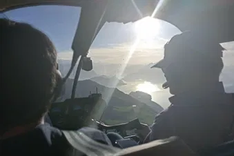 Rundflug mit oder ohne Zwischenlandung bei einem Restaurant