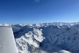 Vol d'excursion : ski à la journée vers Courchevel